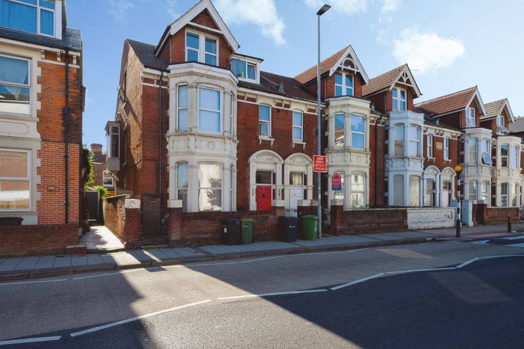 Property photo 1 of 18 Pbox-Img.Jpg
