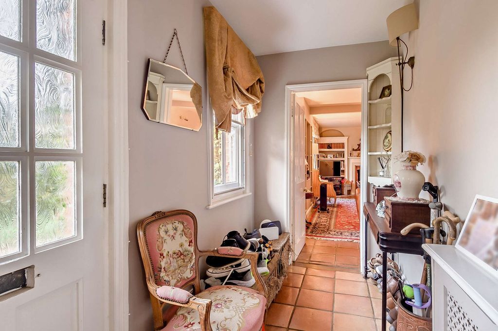 Property photo 2 of 29