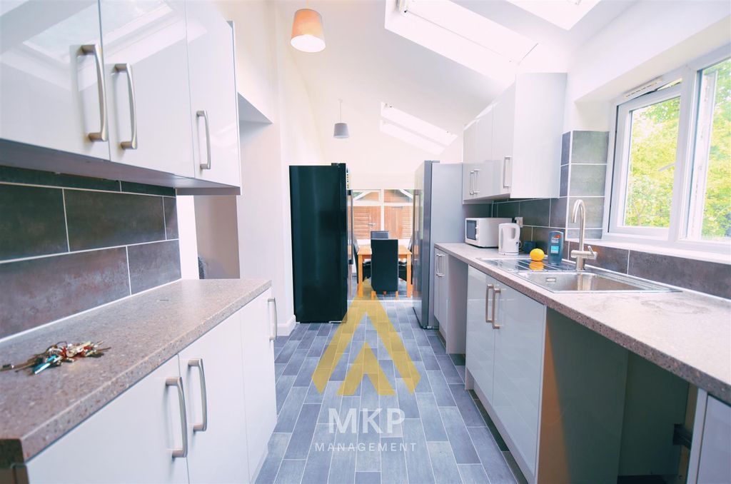 Property photo 1 of 18 5.Png