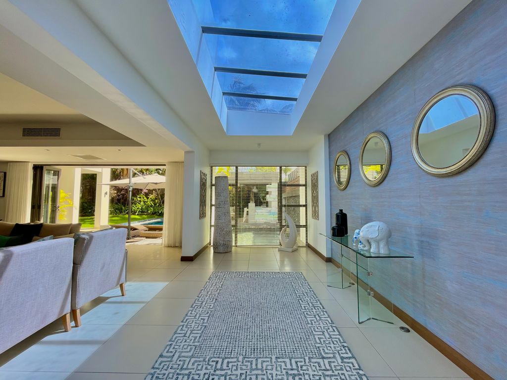 Property photo 2 of 36