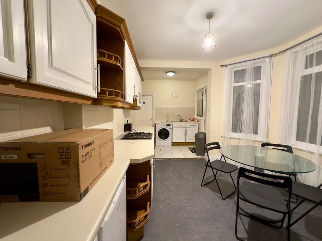 Property photo 3 of 4