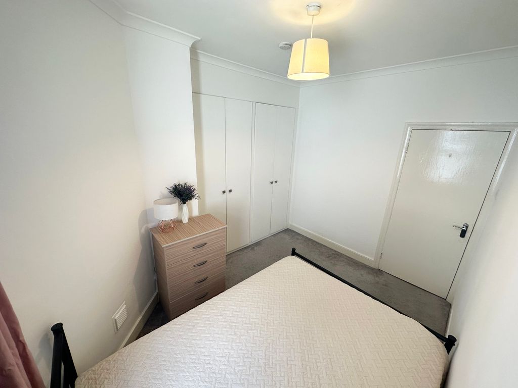 Property photo 2 of 10 Room B