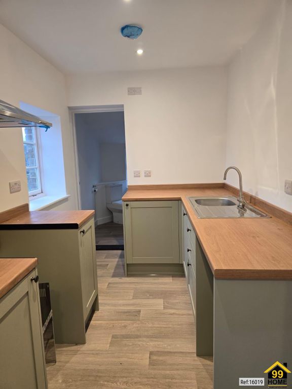 Property photo 3 of 10 Photo 2