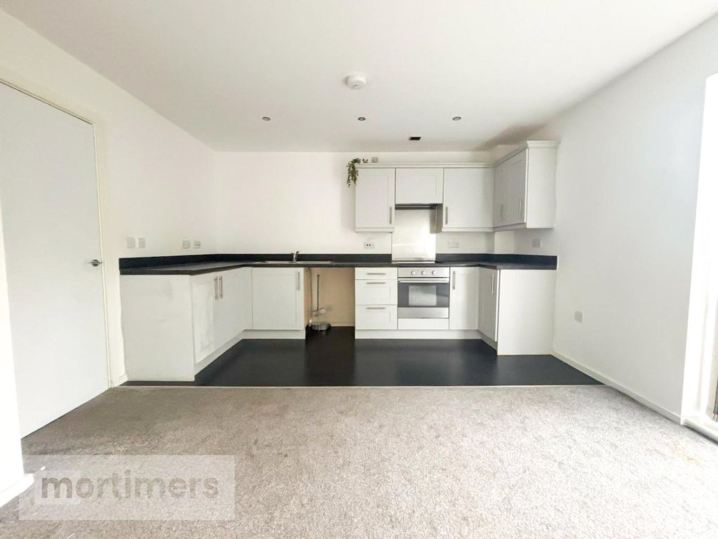 Property photo 2 of 10 Kitchen