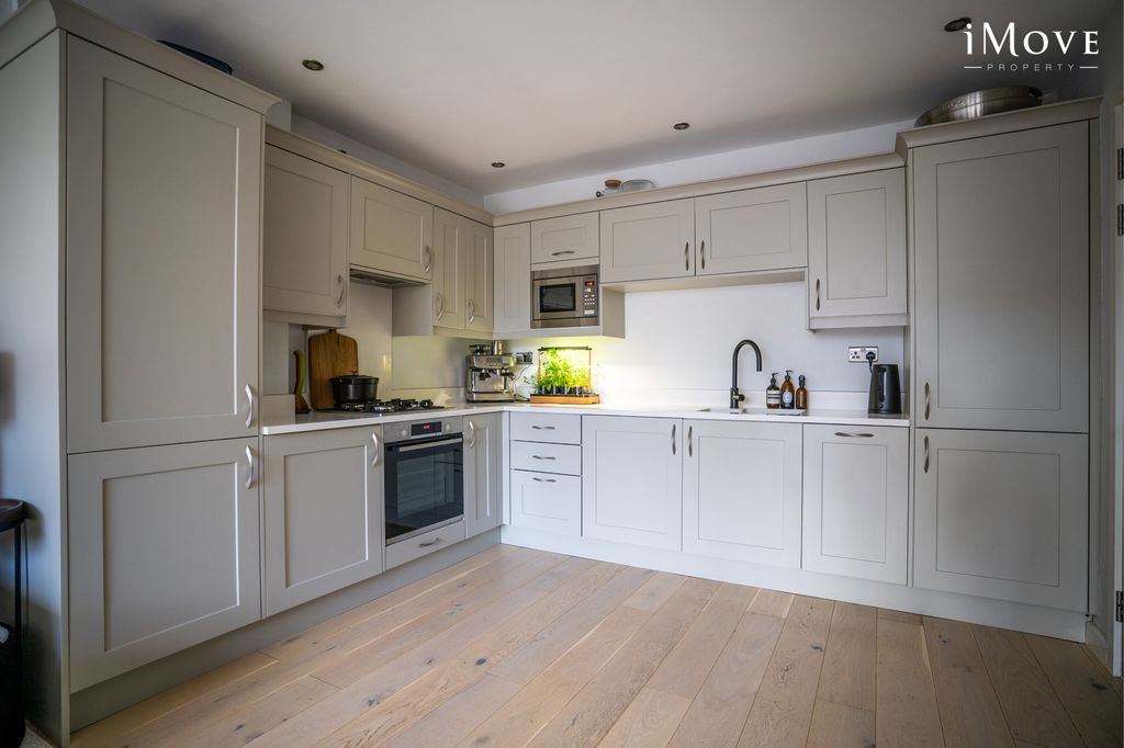 Property photo 3 of 26