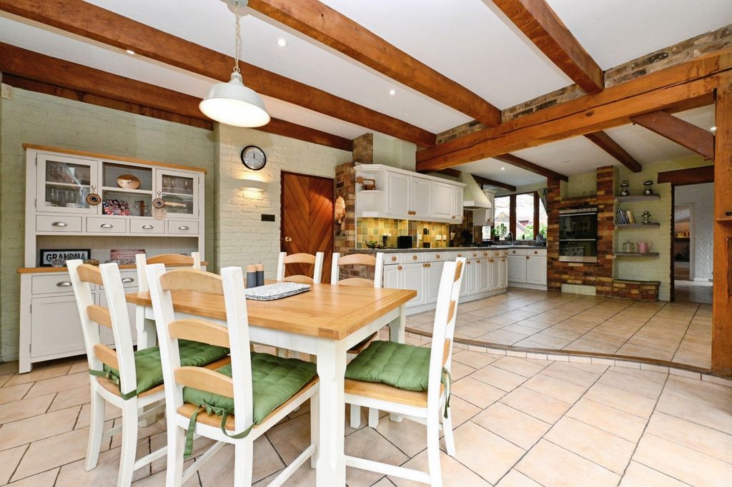 Property photo 3 of 21 Photo