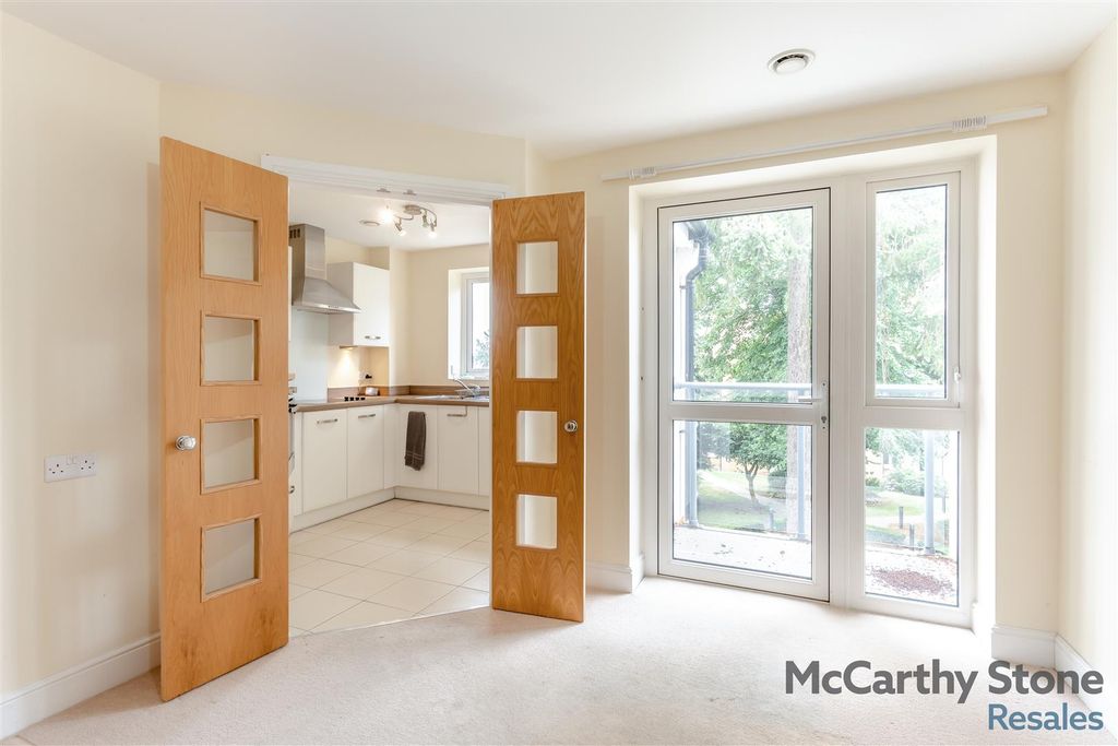 Property photo 3 of 46 8657699-Interior08.Jpg