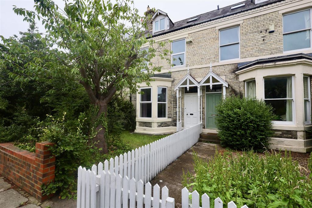 Property photo 1 of 16 F3F2F693-6Bd7-4C0F-9F59-C1989502Daeb_1_201_A.Jpeg