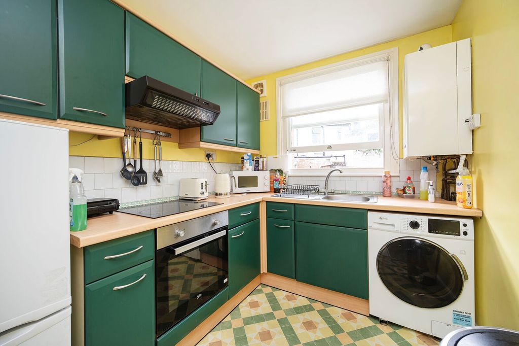 Property photo 2 of 7