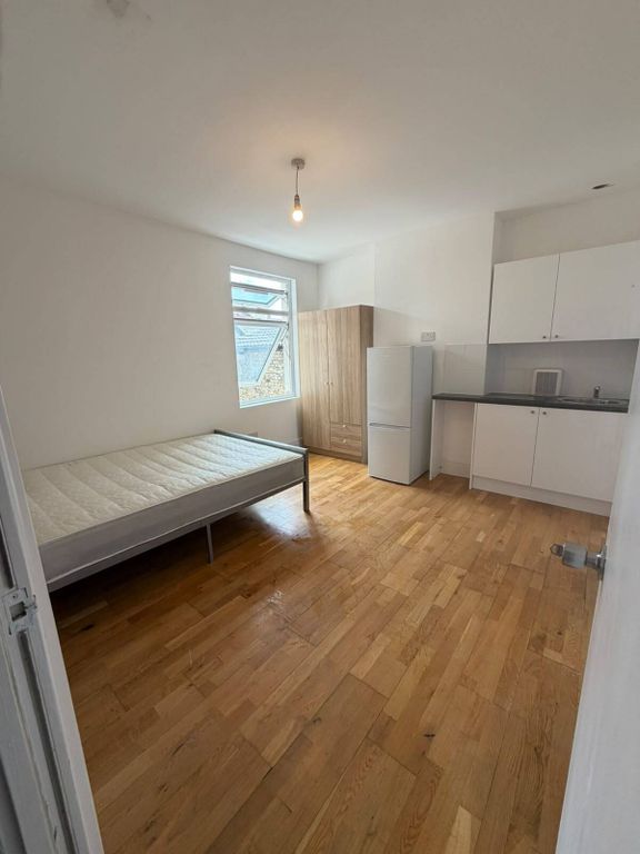 Property photo 1 of 2