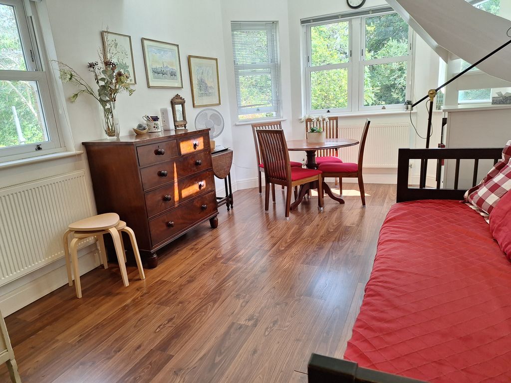 Property photo 3 of 11 Lounge Diner