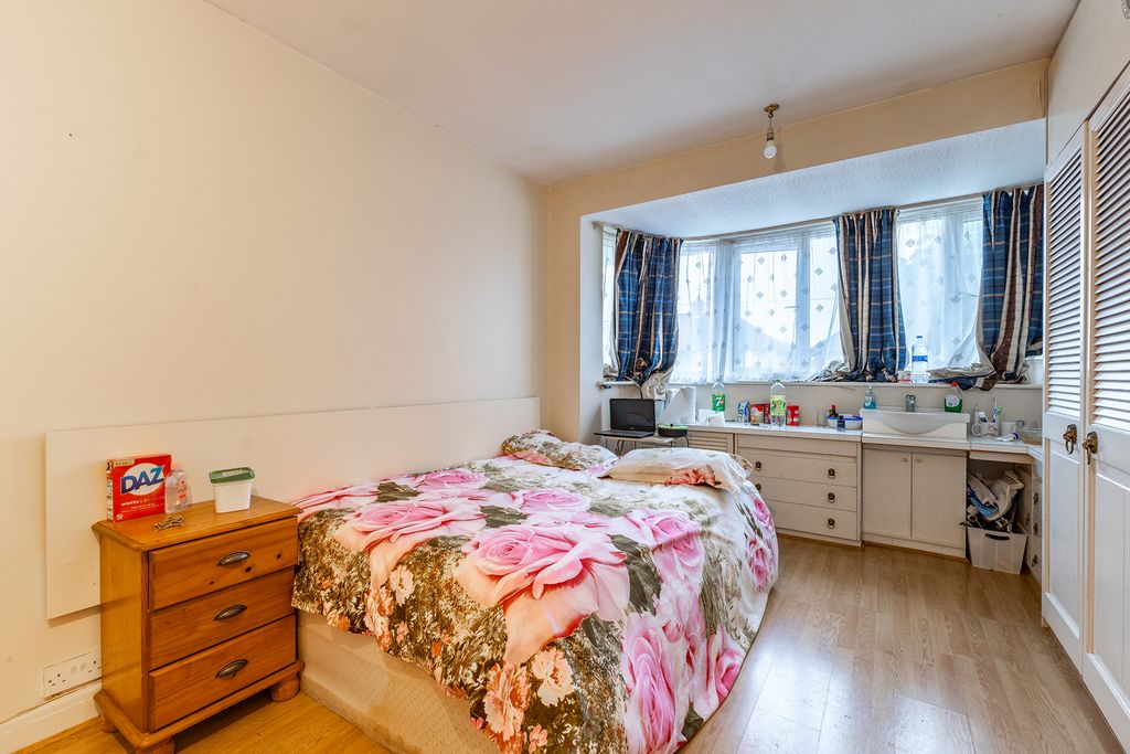 Property photo 3 of 58