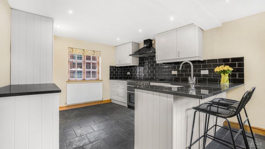 Property photo 3 of 26 3765398