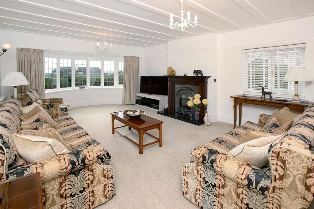 Property photo 3 of 23