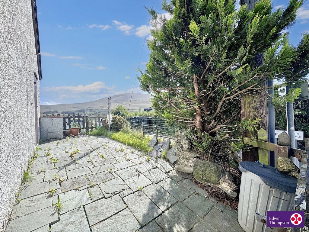 Property photo 2 of 28