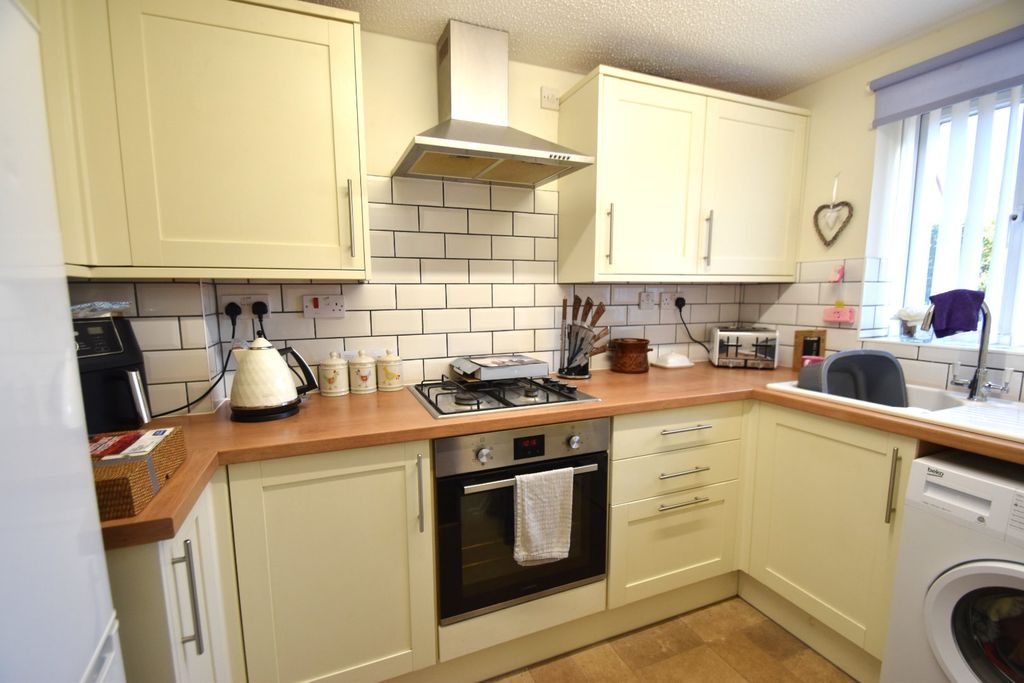 Property photo 2 of 8 Tiverton Seddons