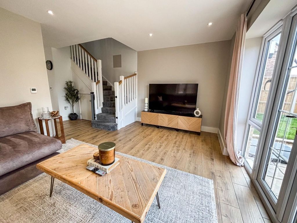 Property photo 1 of 17 Tlc_3Fd255A1-089A-43d5-9B8c-A9F70F9B5350_8B9917d.J