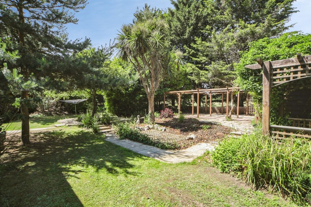 Property photo 3 of 34