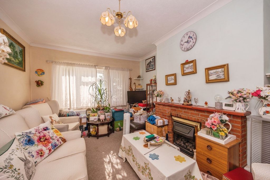 Property photo 2 of 11