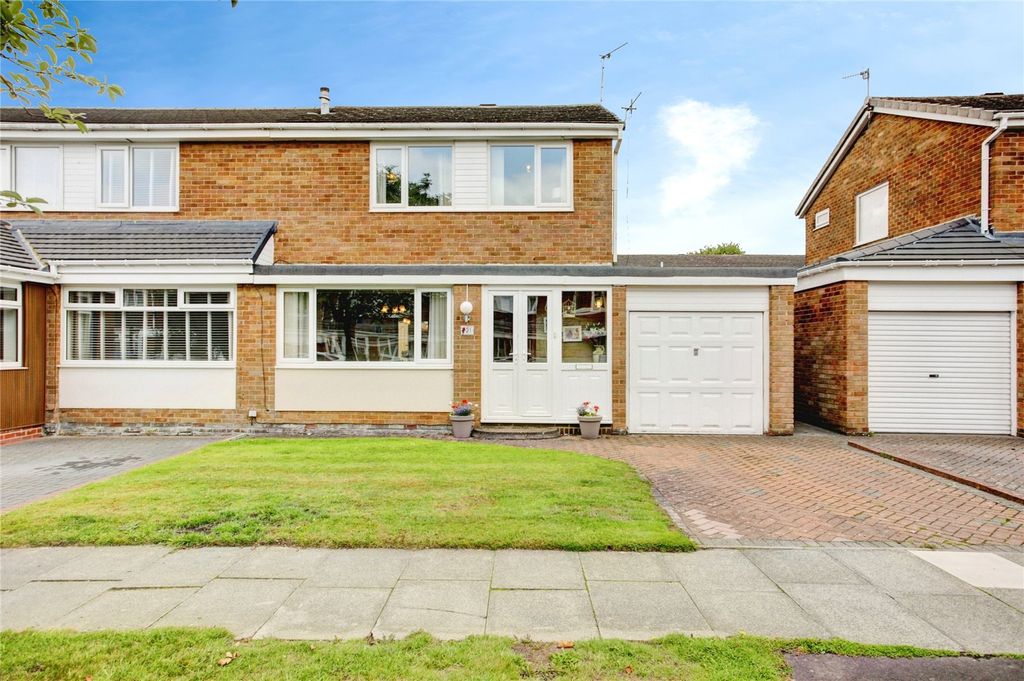 Property photo 1 of 11 Front External