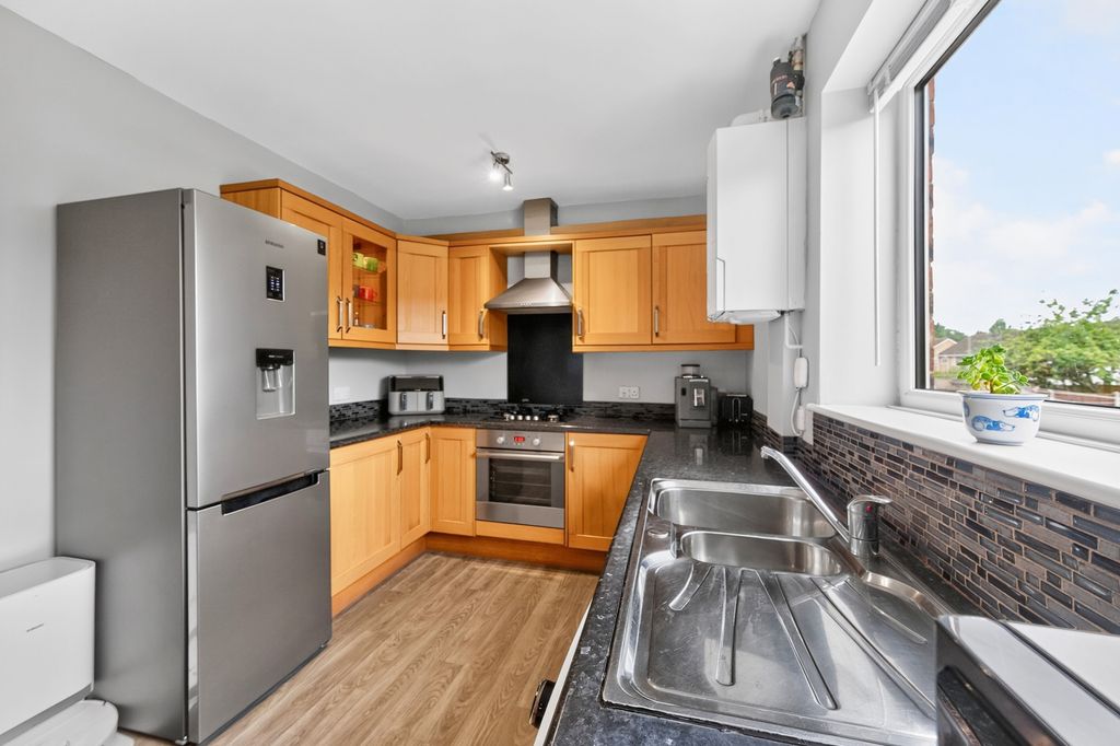 Property photo 3 of 18 Kitchen/Diner