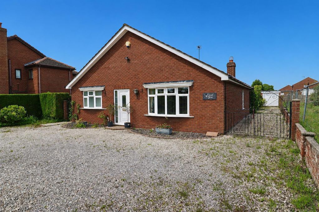 Property photo 1 of 12 Walford Dene Blue Sky Front.Png