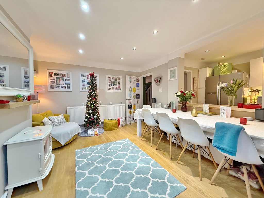 Property photo 3 of 25