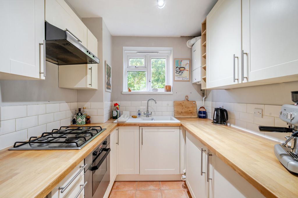 Property photo 2 of 22 1447700-16-69E73d...