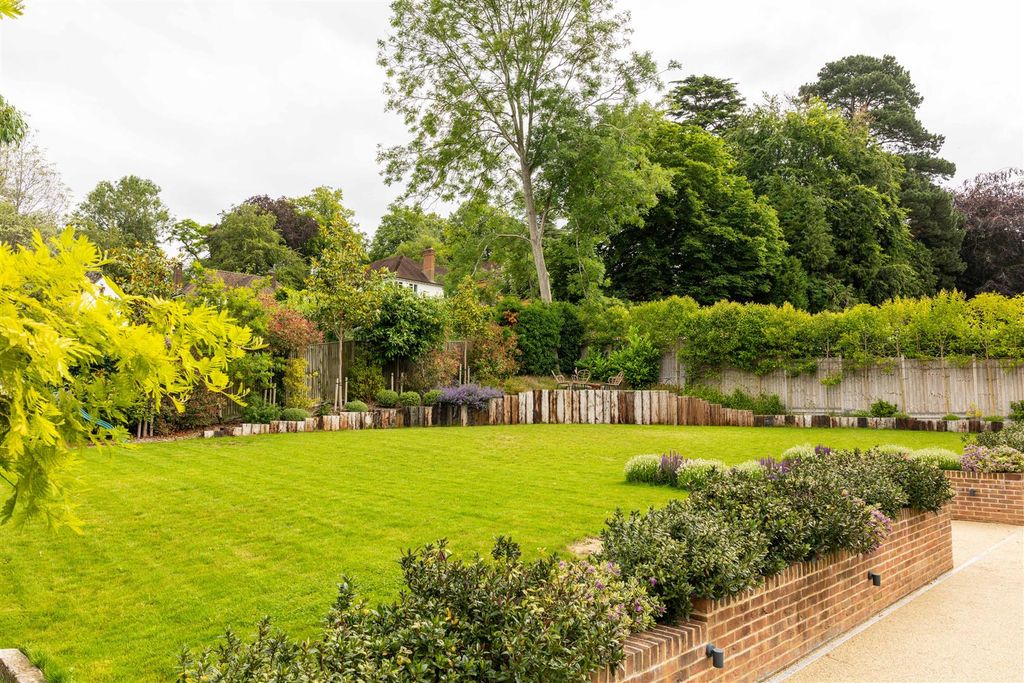 Property photo 2 of 28