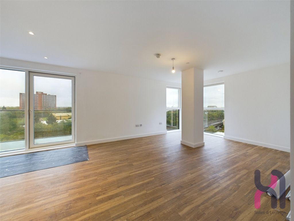Property photo 2 of 11 Picture No. 20