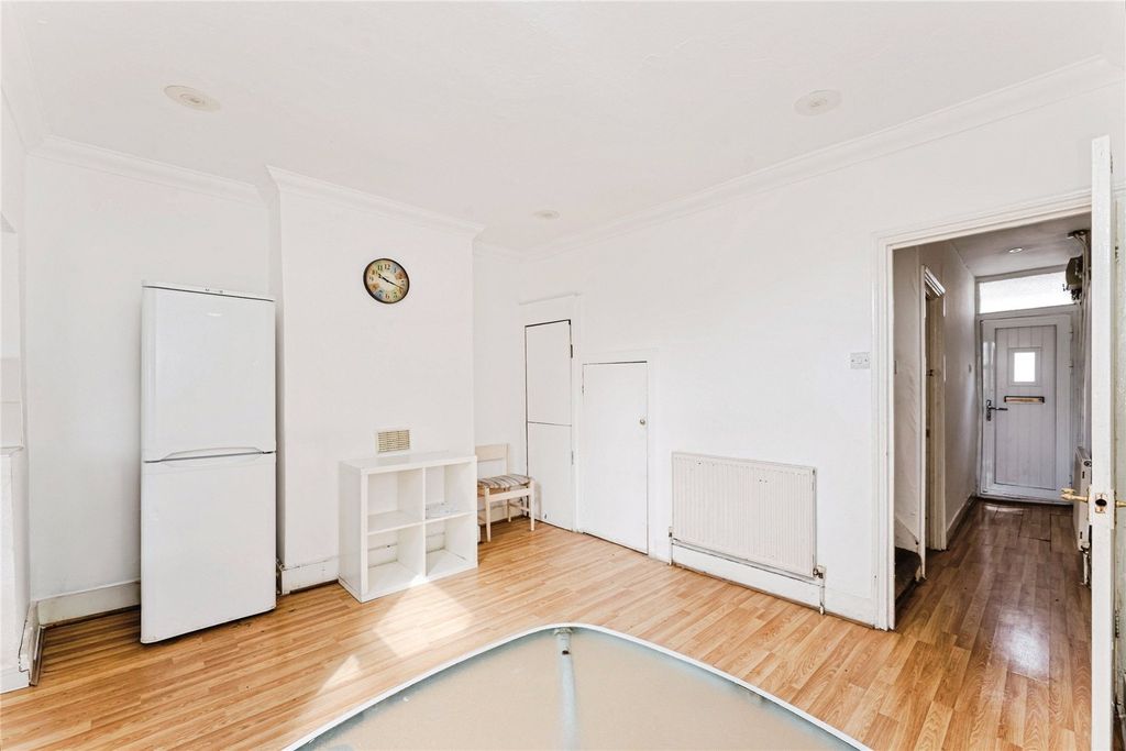 Property photo 2 of 14 Picture No. 13
