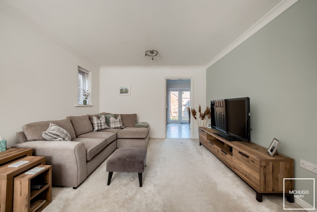 Property photo 3 of 16 Xt5A1939-Hdr(3)