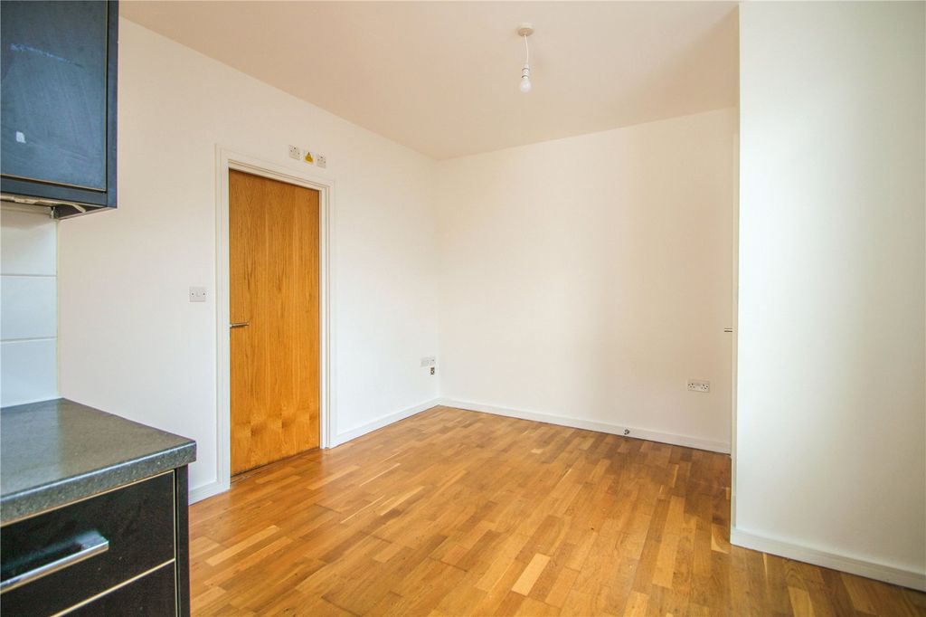 Property photo 2 of 8 Picture No. 06