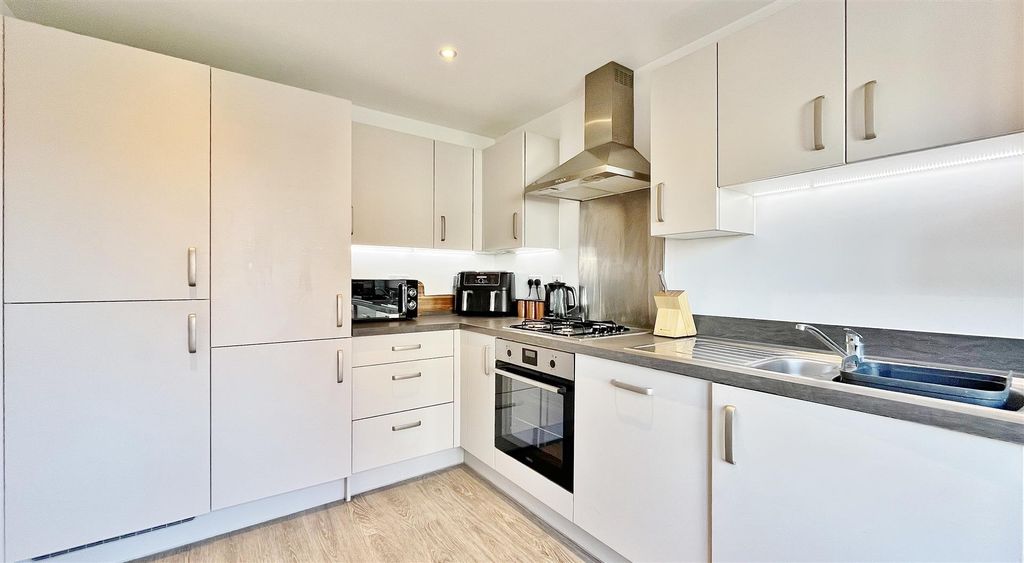 Property photo 3 of 16 Kitchen/Diner