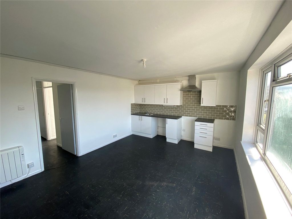 Property photo 2 of 7 Picture No. 13