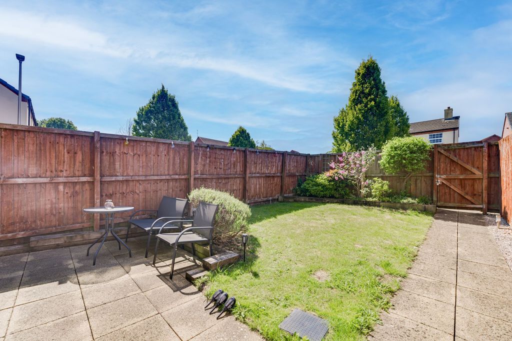Property photo 2 of 23