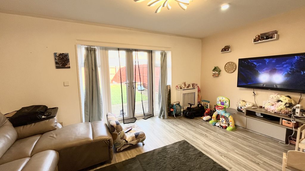 Property photo 3 of 13