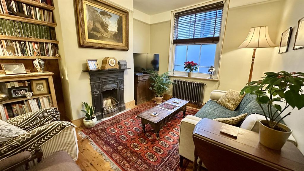 Property photo 1 of 28