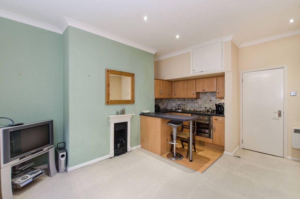 Property photo 3 of 4