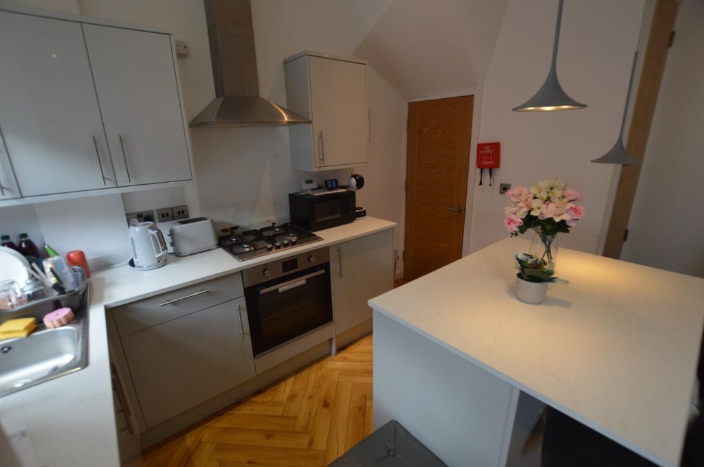 Property photo 2 of 8 Kitchen