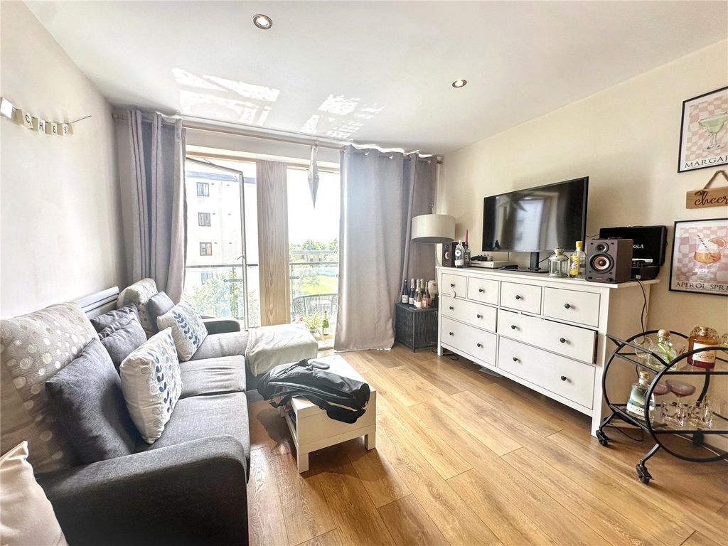 Property photo 2 of 17 Picture No. 39