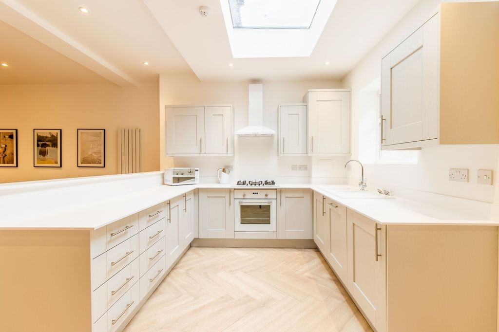 Property photo 1 of 28 Bright, Modern Kitchen With Generous Worktops, Int...