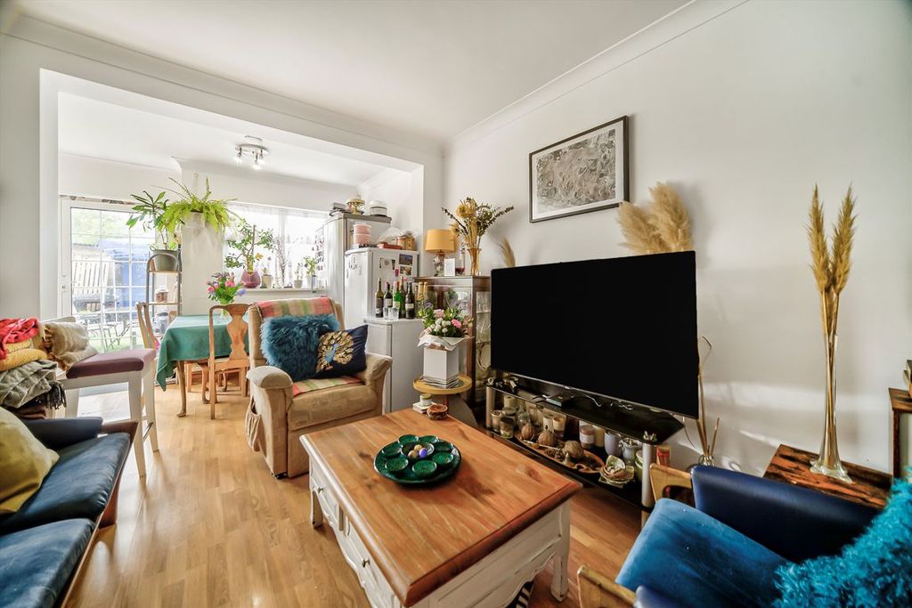 Property photo 3 of 7