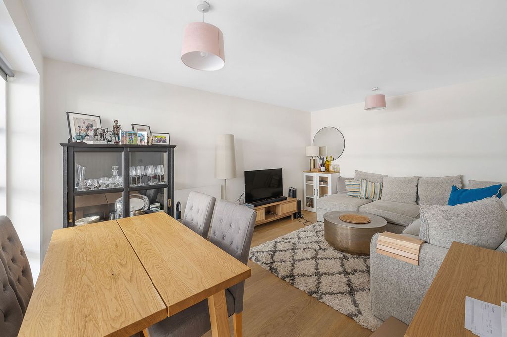 Property photo 3 of 21