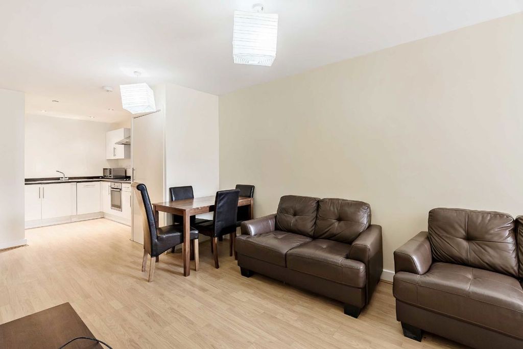 Property photo 2 of 5