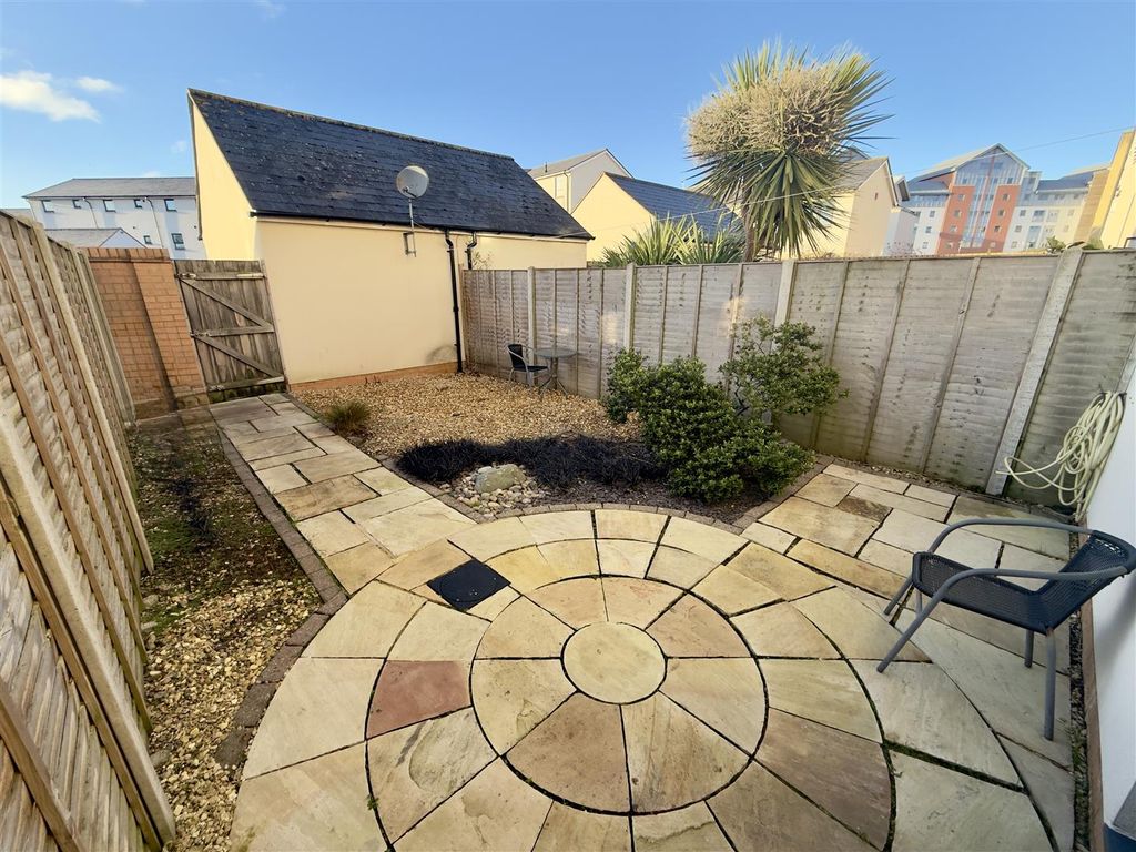 Property photo 2 of 14 Garden.Jpg