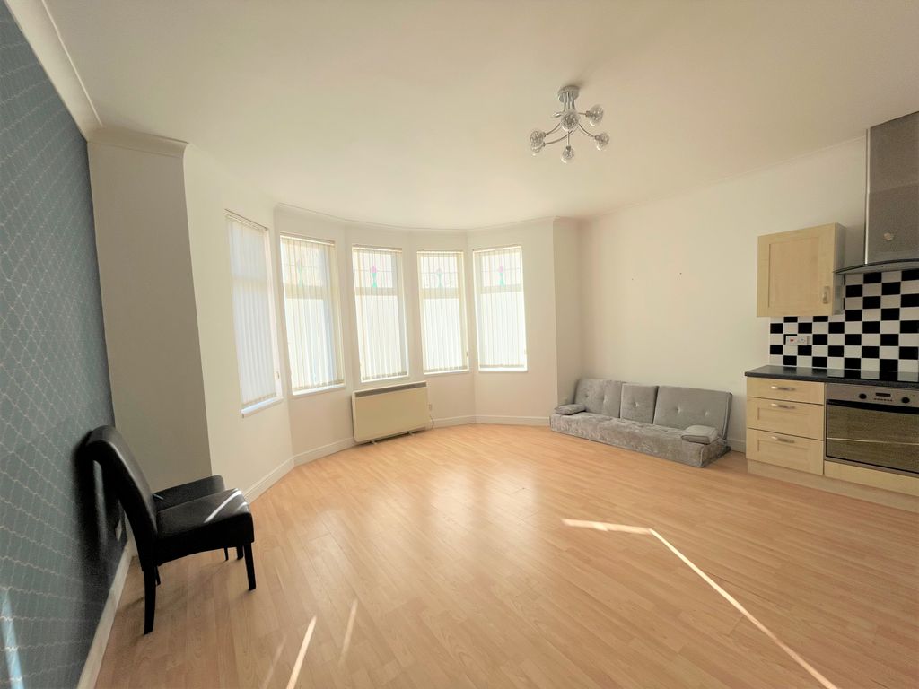 Property photo 2 of 6