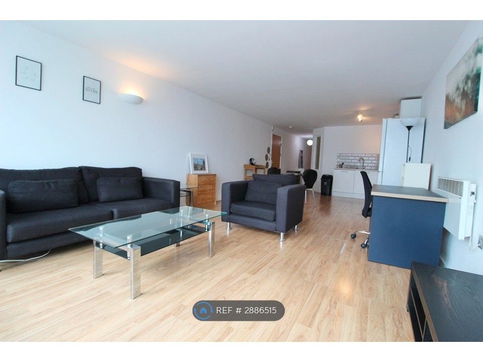 Property photo 1 of 13 Living / Kitchen / Dining Area