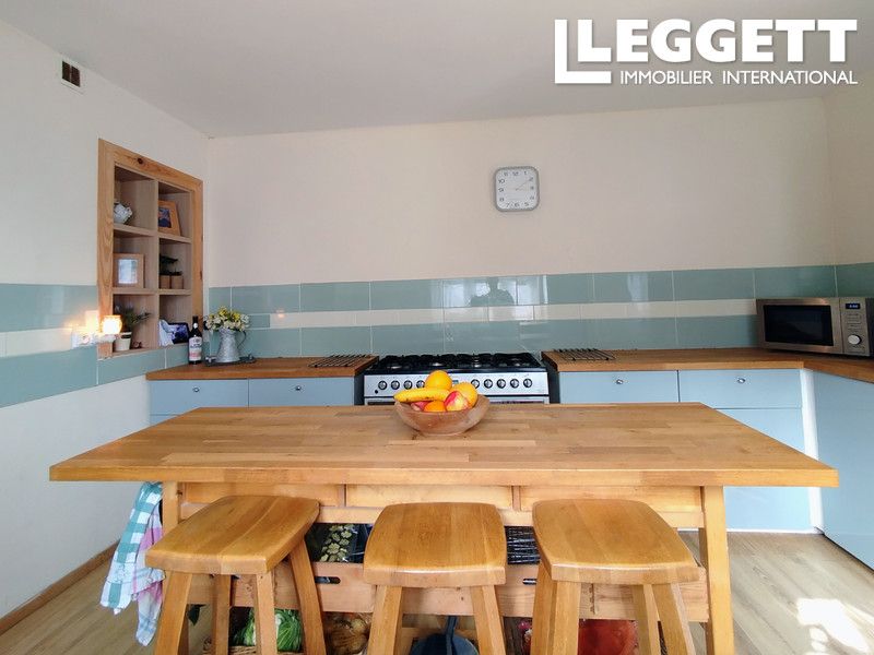 Property photo 2 of 10