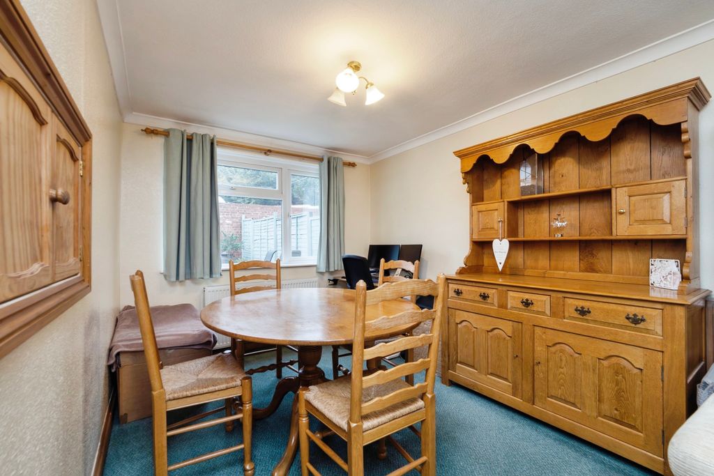 Property photo 3 of 15 Dining Area
